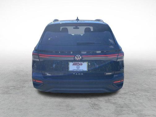 2025 Volkswagen Taos 1.5T SE Black