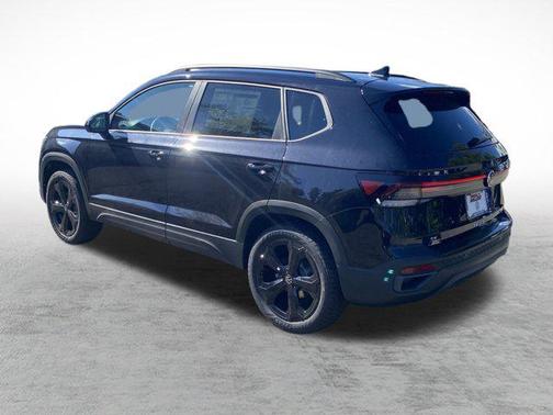 2025 Volkswagen Taos 1.5T SE Black
