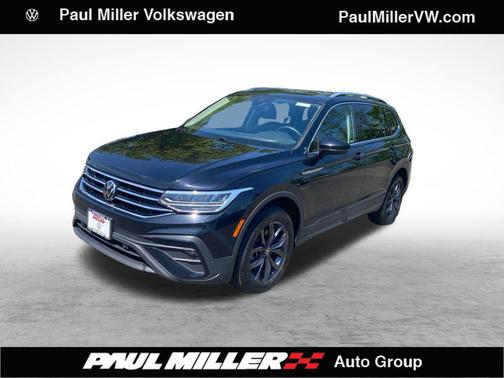 Deep Black Pearl 2023 Volkswagen Tiguan 2.0T SE 4MOTION