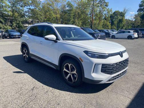 2025 Volkswagen Tiguan 2.0T SE 4MOTION