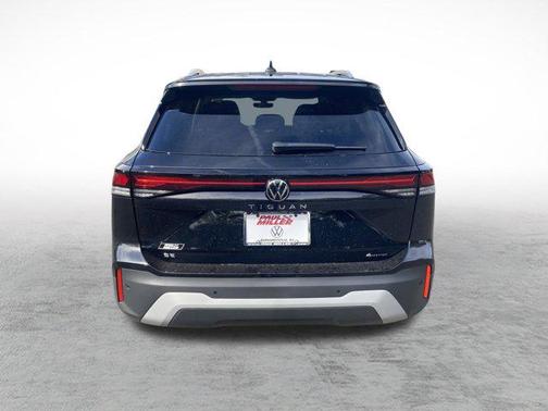 2025 Volkswagen Tiguan 2.0T SE 4MOTION