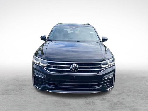 Deep Black 2023 Volkswagen Tiguan 2.0T SEL R-Line 4MOTION