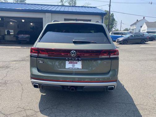 2025 Volkswagen Atlas 2.0T Peak Edition