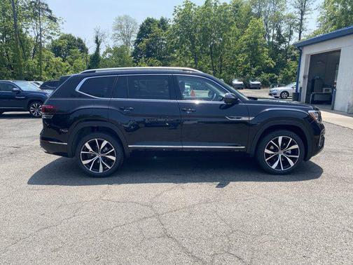 2025 Volkswagen Atlas 2.0T SEL Premium R-Line 4MOTION