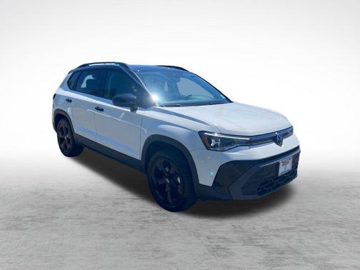 Pure White w/Deep Black Roof 2025 Volkswagen Taos 1.5T SE Black