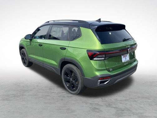 2025 Volkswagen Taos 1.5T SE Black