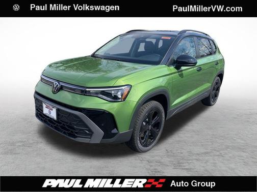 2025 Volkswagen Taos 1.5T SE Black