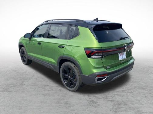 2025 Volkswagen Taos 1.5T SE Black
