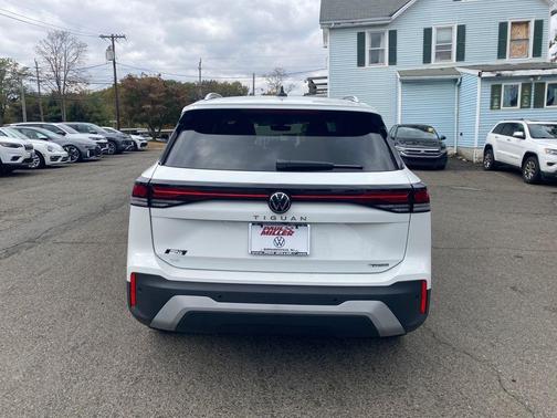 2025 Volkswagen Tiguan 2.0T SE 4MOTION