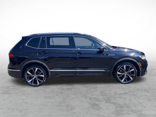 2022 Volkswagen Tiguan 2.0T SEL R-Line 4MOTION