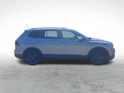 Silver Metallic 2023 Volkswagen Tiguan 2.0T SE 4MOTION
