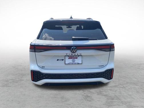 2025 Volkswagen Tiguan 2.0T SE R-Line Black 4MOTION