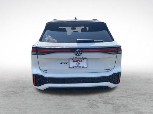 2025 Volkswagen Tiguan 2.0T SE R-Line Black 4MOTION