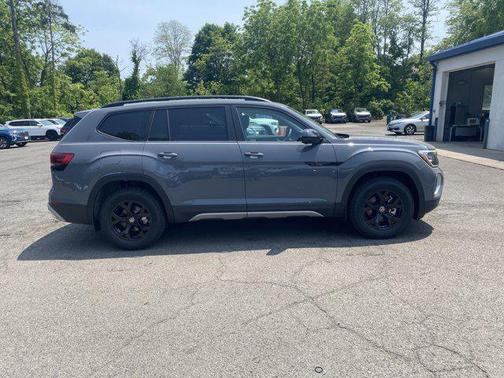 2025 Volkswagen Atlas 2.0T Peak Edition