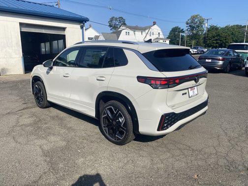 2025 Volkswagen Tiguan 2.0T SEL R-Line 4MOTION
