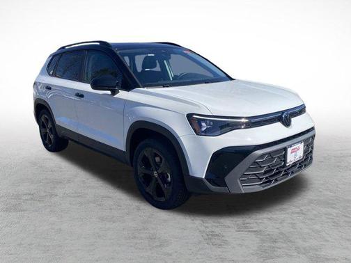 2025 Volkswagen Taos 1.5T SE Black