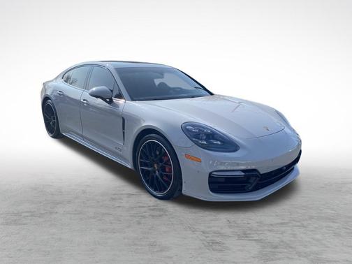 2019 Porsche Panamera GTS