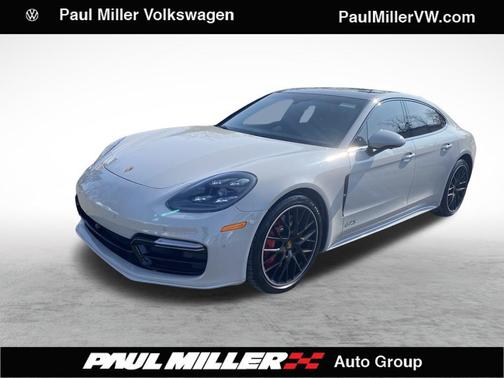 2019 Porsche Panamera GTS