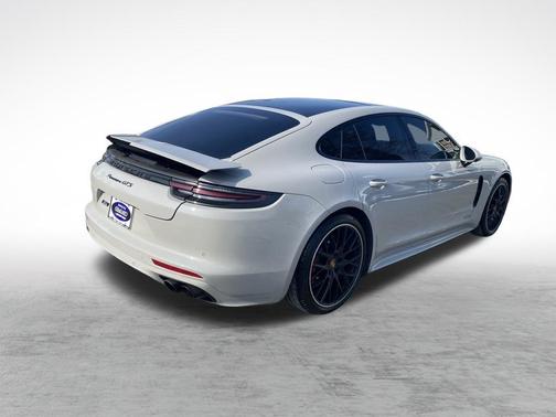 2019 Porsche Panamera GTS