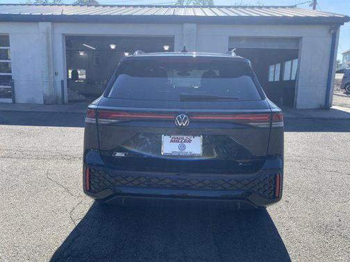 2025 Volkswagen Tiguan 2.0T SE R-Line Black 4MOTION