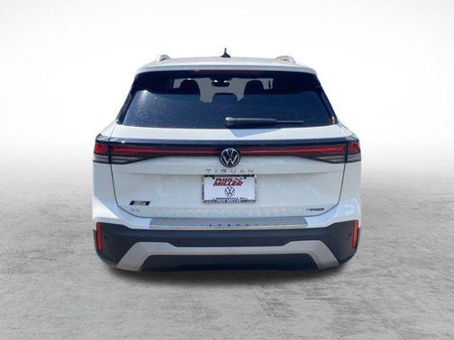 2025 Volkswagen Tiguan 2.0T SE 4MOTION