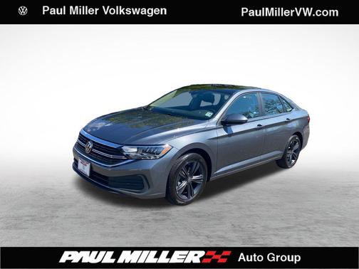 Platinum Gray Metallic 2023 Volkswagen Jetta 1.5T SE