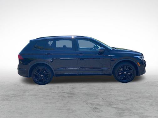 Deep Black 2023 Volkswagen Tiguan 2.0T SE R-Line Black 4MOTION