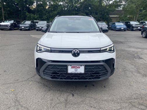 2025 Volkswagen Taos 1.5T SE Black