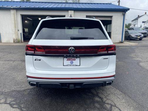 2025 Volkswagen Atlas 2.0T Peak Edition