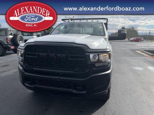 2023 RAM 3500 Tradesman Crew Cab 4x4 8' Box