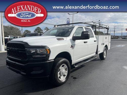 2023 RAM 3500 Tradesman Crew Cab 4x4 8' Box
