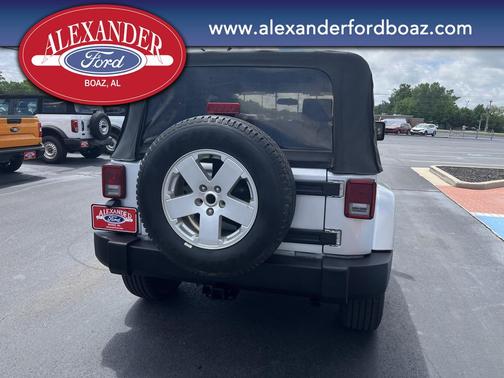 Bright Silver Metallic Clearcoat/Black Soft Top 2007 Jeep Wrangler Sahara