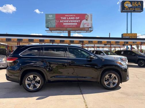 Midnight Black Metallic 2018 Toyota Highlander Limited Platinum V6 AWD (Natl)