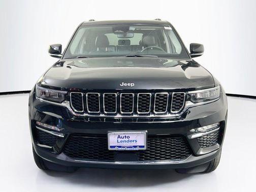 Diamond Black Crystal Pearlcoat 2023 Jeep Grand Cherokee Limited
