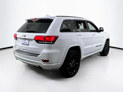 2022 Jeep Grand Cherokee Laredo