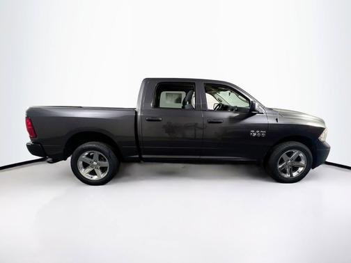 Granite Crystal Metallic Clearcoat 2018 RAM 1500 Tradesman