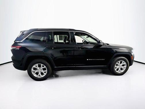 Diamond Black Crystal Pearlcoat 2023 Jeep Grand Cherokee Limited