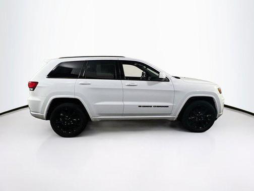 2022 Jeep Grand Cherokee Laredo