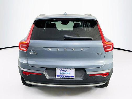 Thunder Grey Metallic 2021 Volvo XC40 T5 Momentum