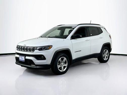 Bright White Clearcoat 2023 Jeep Compass Latitude