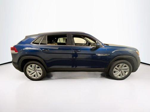 2022 Volkswagen Atlas Cross Sport 2.0T SE w/Technology