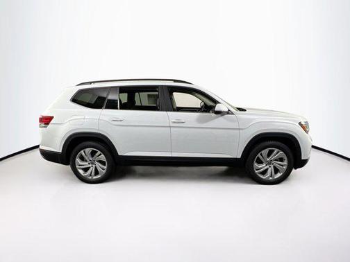2022 Volkswagen Atlas 3.6L SE w/Technology