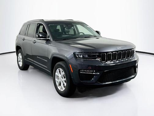 Baltic Gray Metallic Clearcoat 2023 Jeep Grand Cherokee Limited