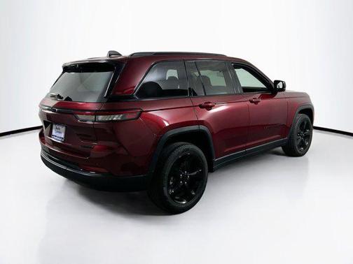 Velvet Red Pearlcoat 2023 Jeep Grand Cherokee Limited