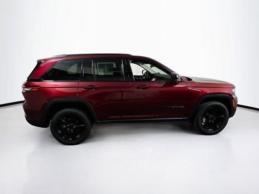 Velvet Red Pearlcoat 2023 Jeep Grand Cherokee Limited