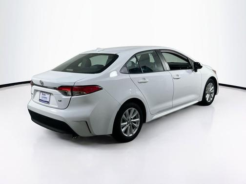 Ice Cap 2024 Toyota Corolla LE