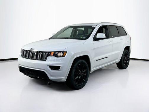 2022 Jeep Grand Cherokee Laredo