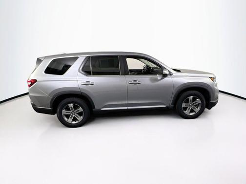 Lunar Silver Metallic 2023 Honda Pilot AWD EX-L 8 Passenger