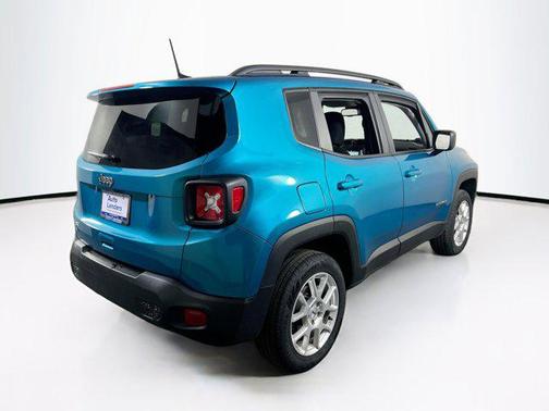 Bikini Metallic Clearcoat 2022 Jeep Renegade Latitude