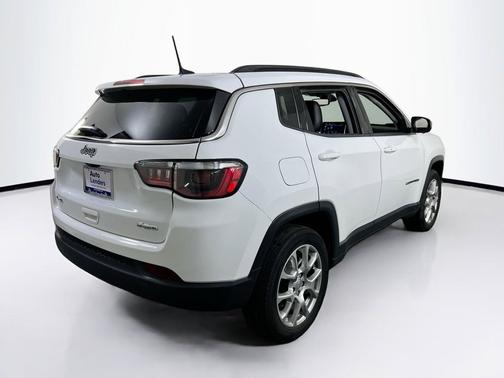 Bright White Clearcoat 2022 Jeep Compass Latitude Lux